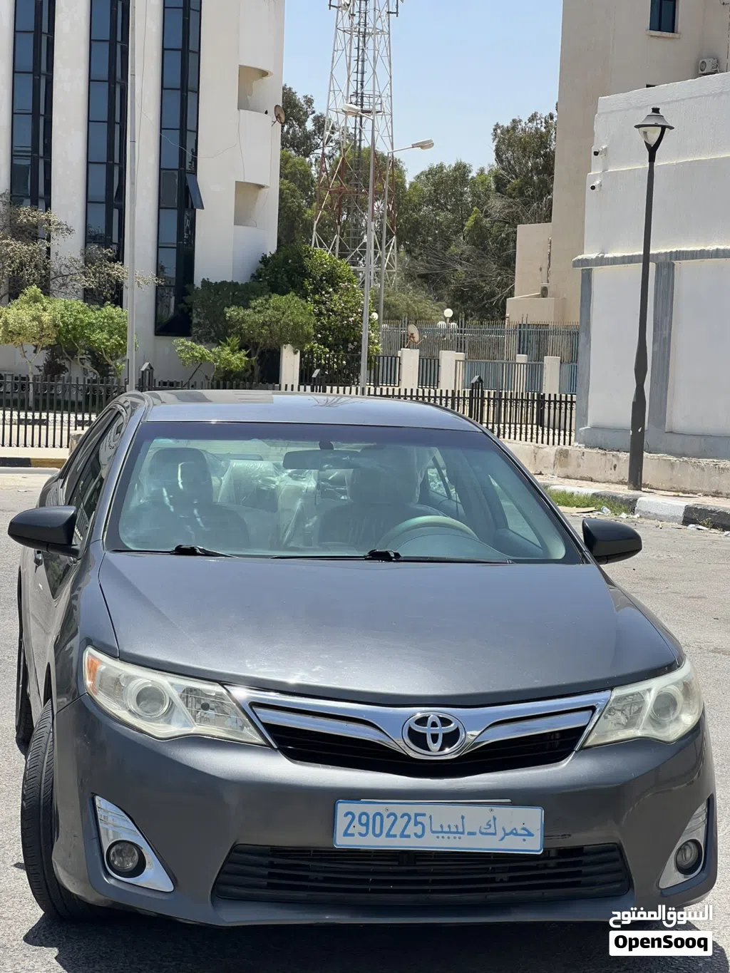 تويوتا كامري LE