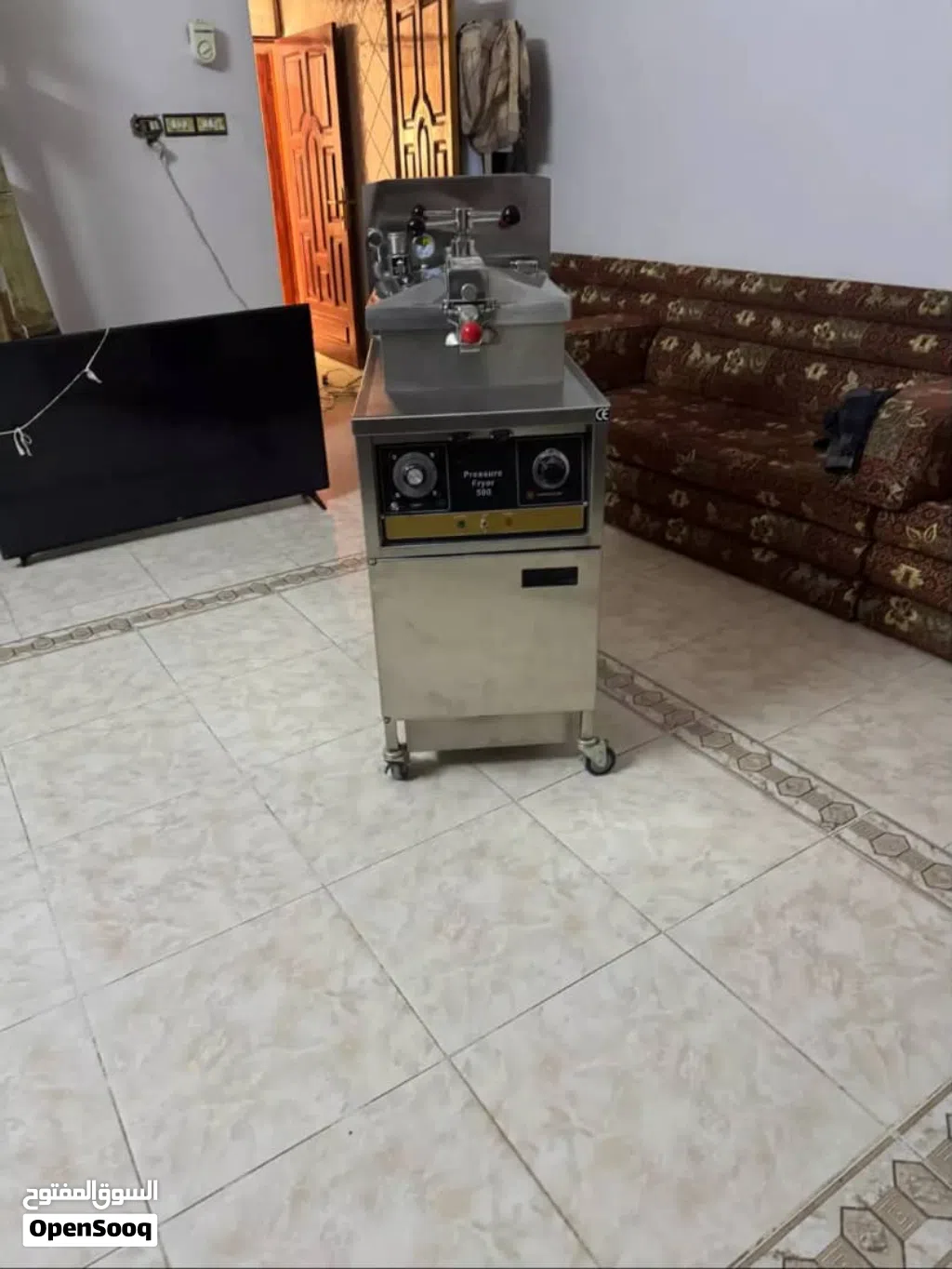 ماكينة بروست الحالة: جديدة بالقرطاس (كرت). الصناعة: أمريكي (درجة أولى). التشغيل: كهرباء.