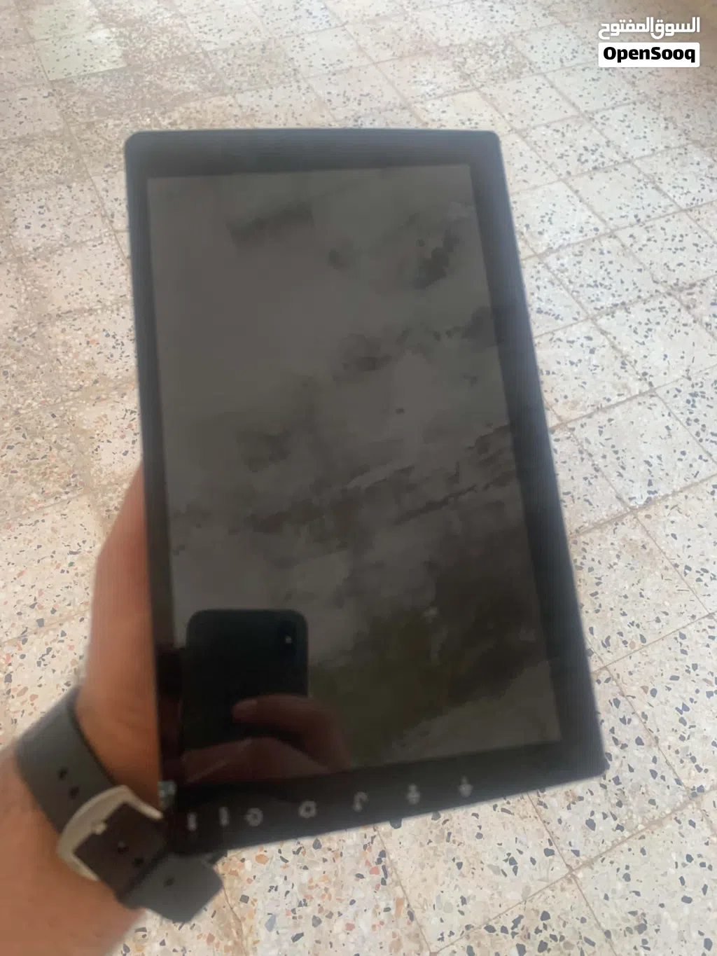 شاشه لبيع مش مستعمله هلبا