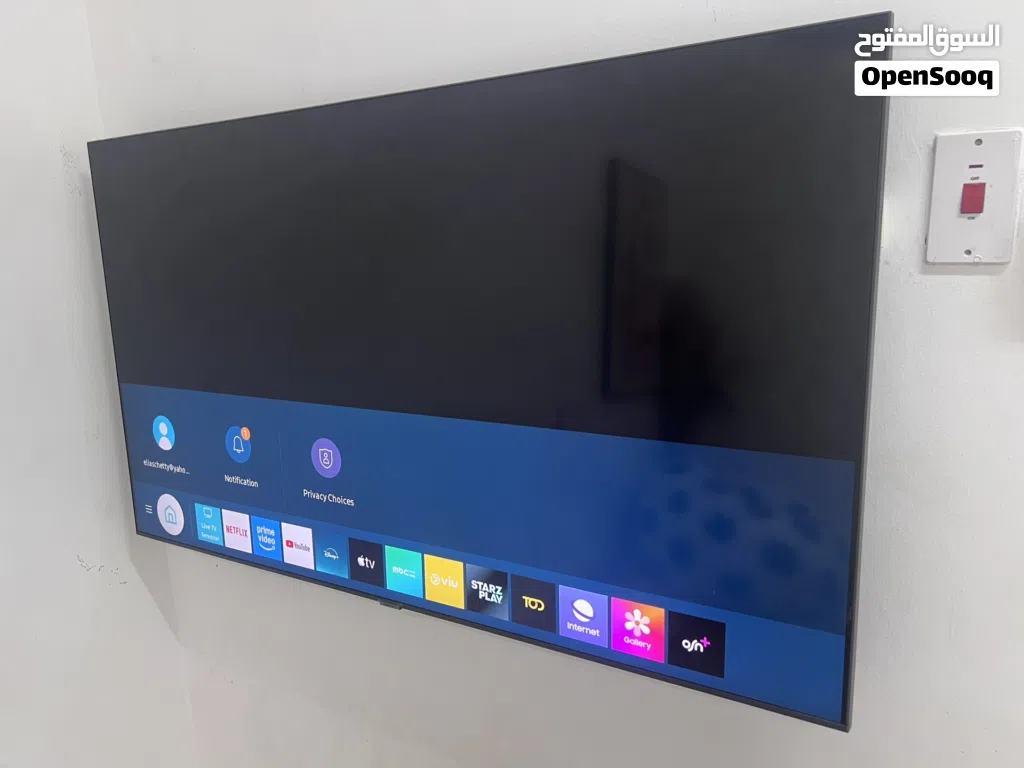Samsung tv 65 inch smart like new