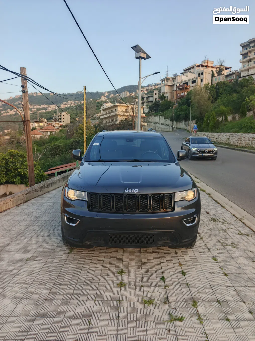 جيب جراند شيروكى Laredo