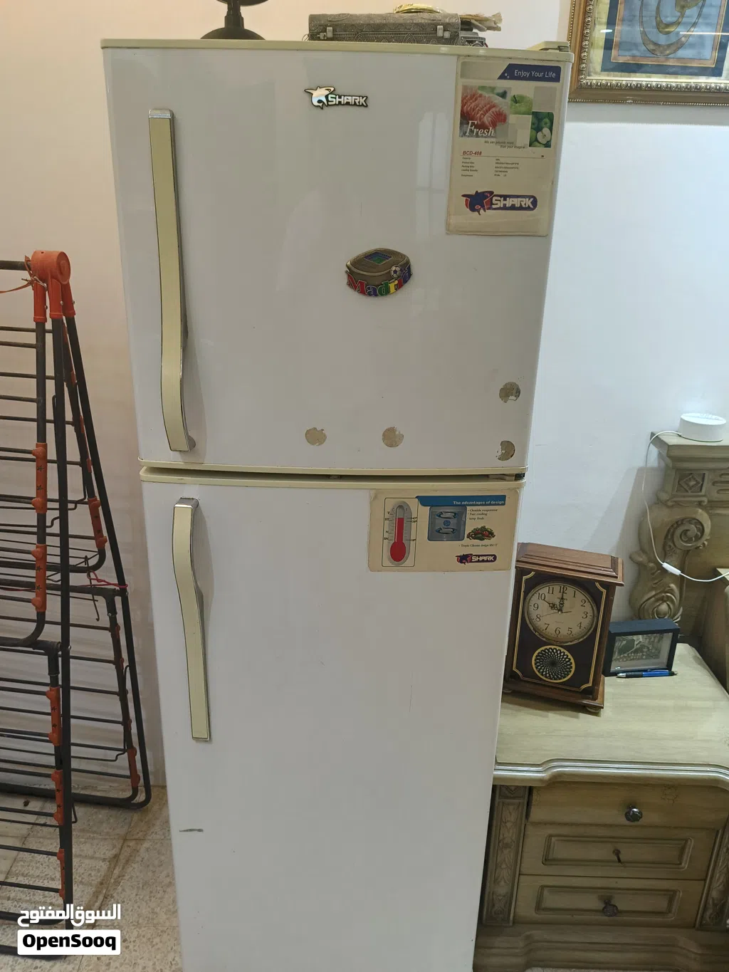 ثلاجة من شركة شارك