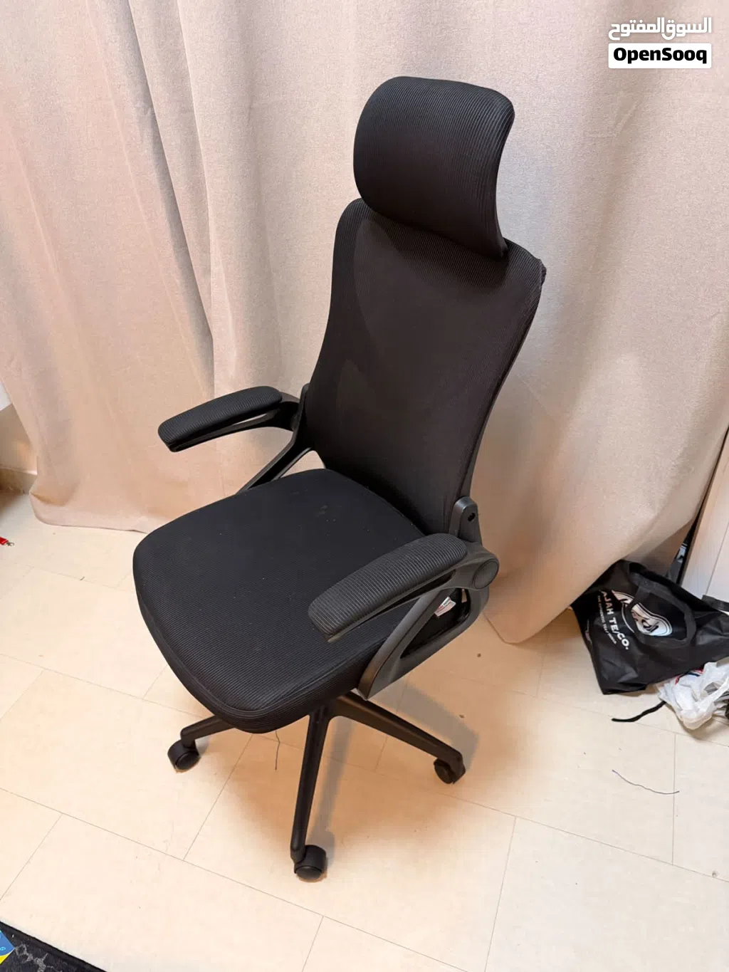 كرسي مكتب مريح جداً من Danube Home للبيع – شبه جديد Very comfortable office chair from Danube Home