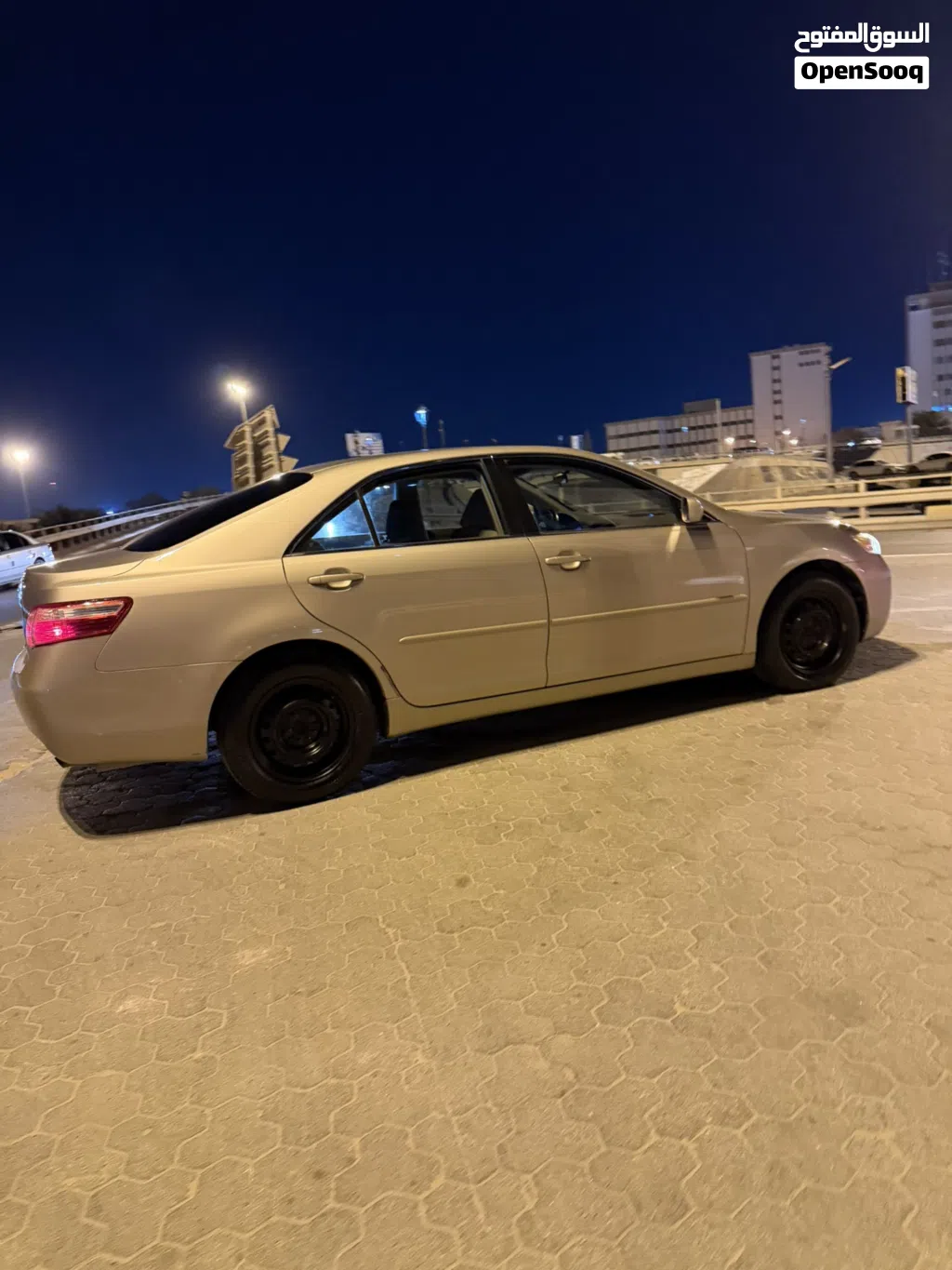 تويوتا كامري LE