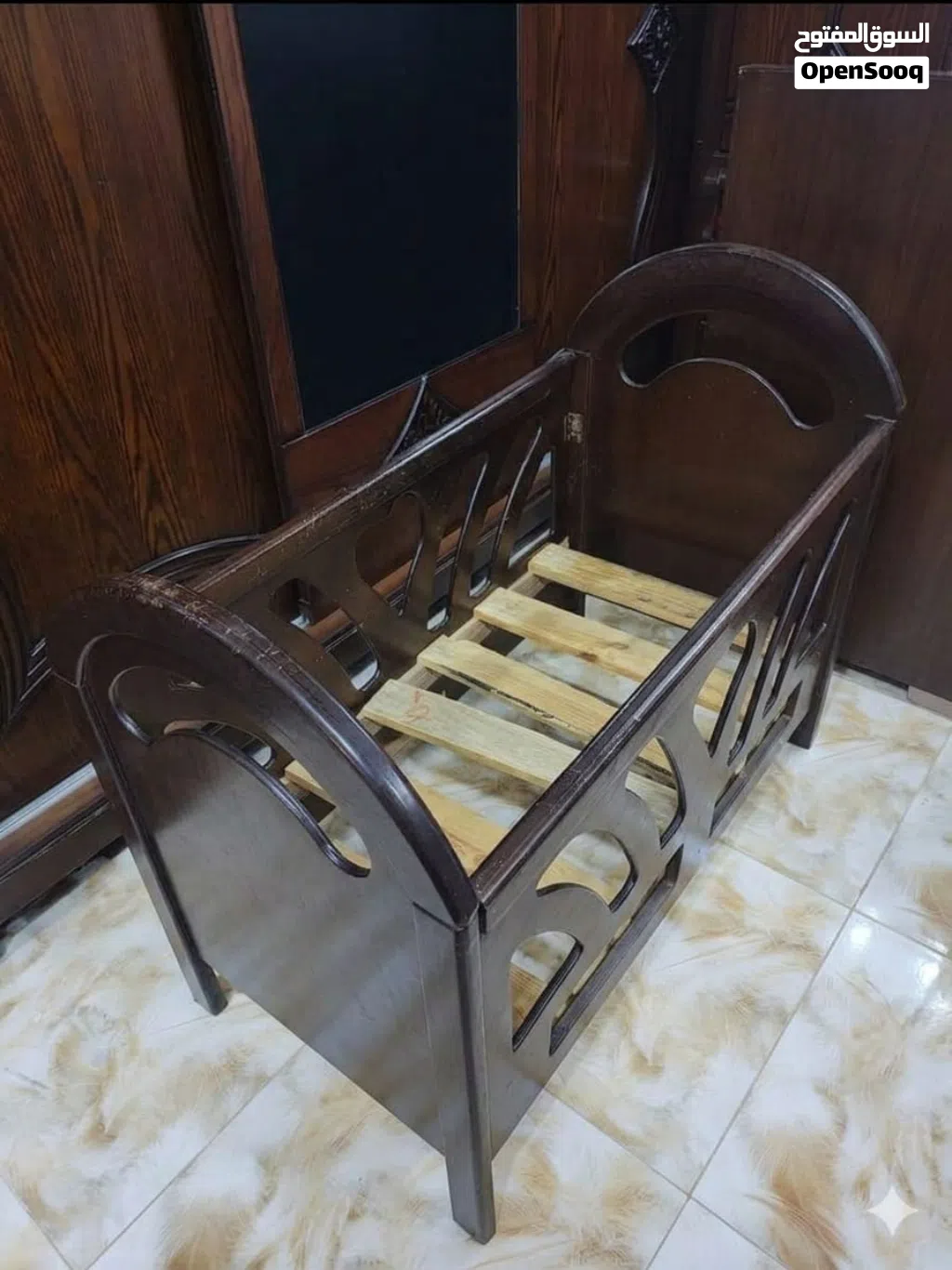 تخت اطفال بيبي للبيع