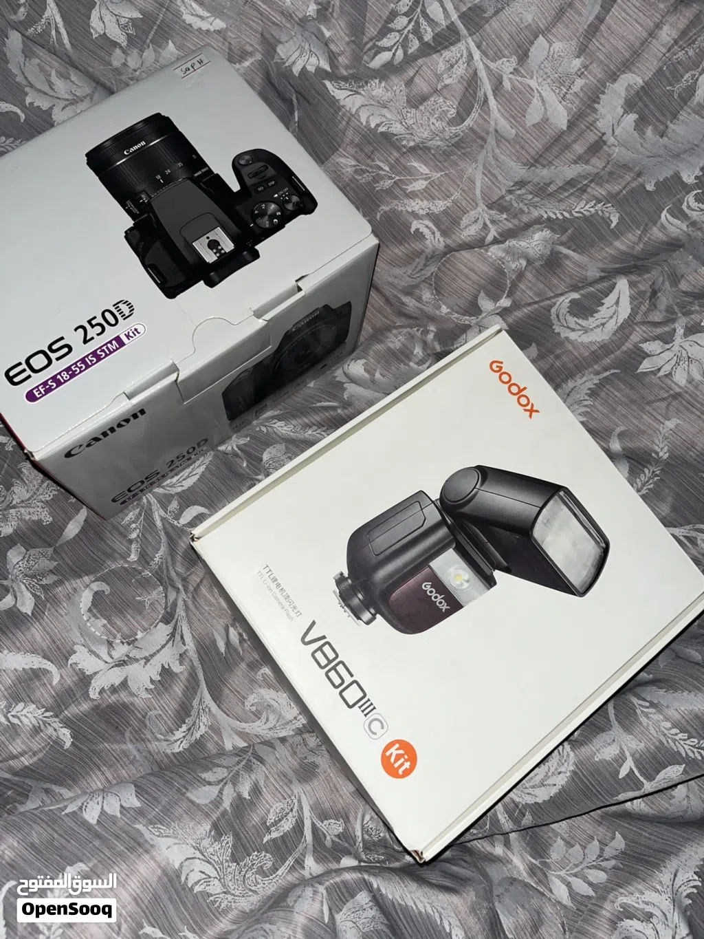كامرة كانون 250D , اضاءة