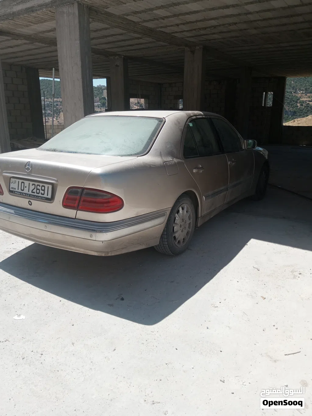 Mercedes Benz E-Class E 200