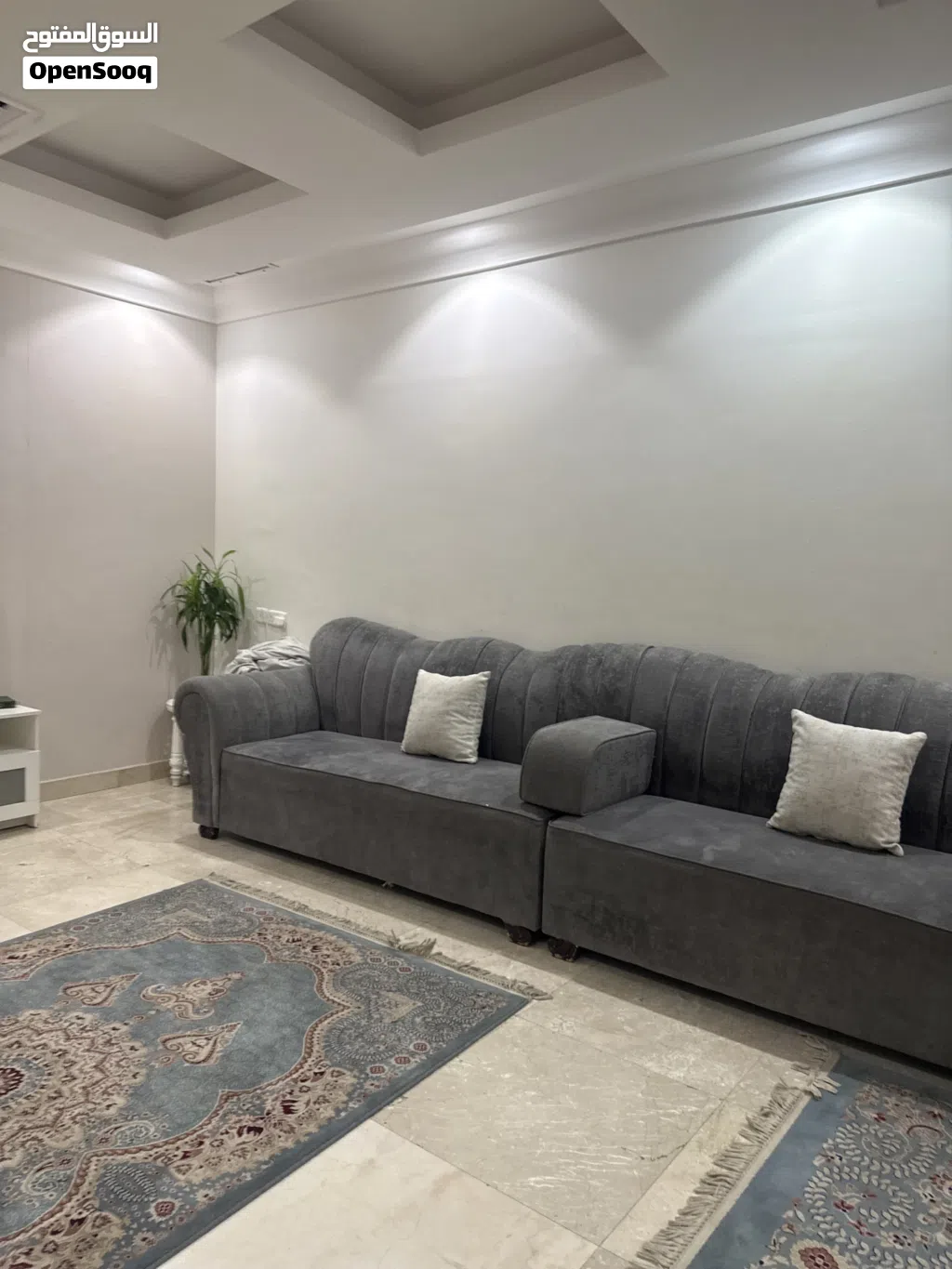 كنبه حلو اونظيف استعمال خفيف