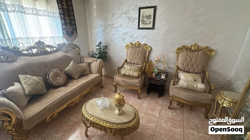 كنب ل غرفة ضيوف