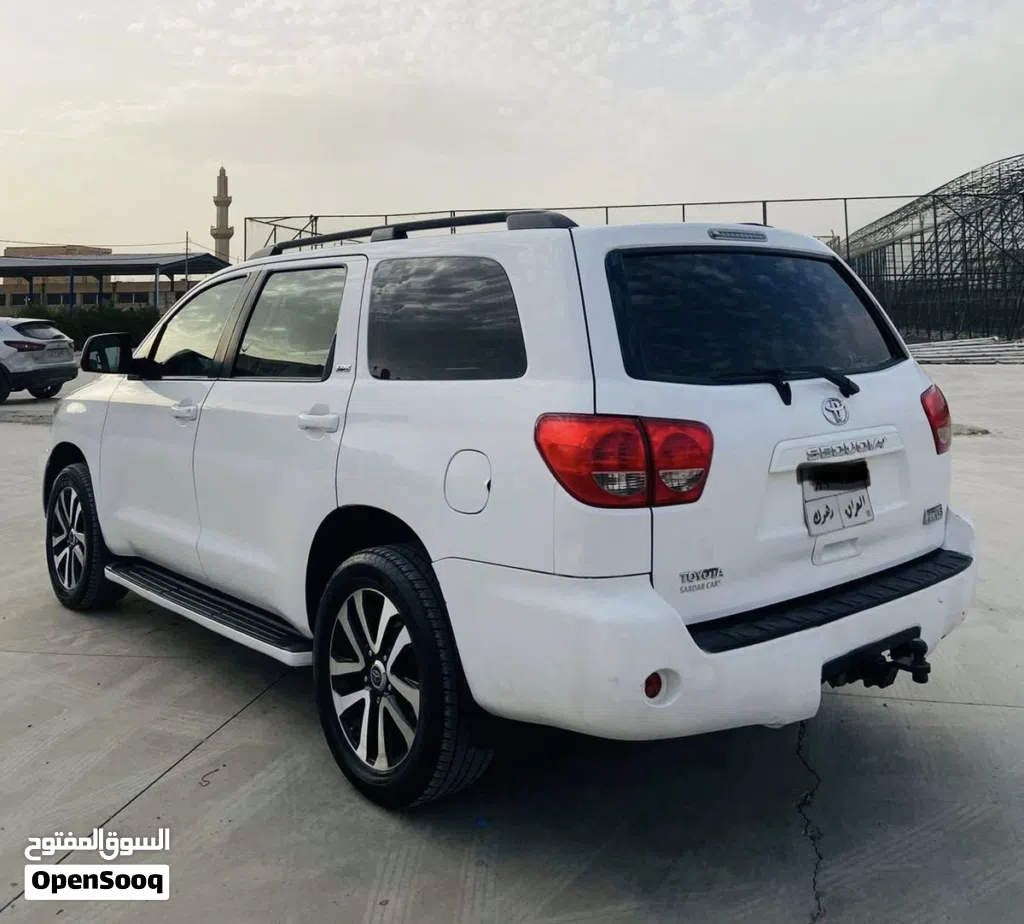 Toyota Sequoia SR 5