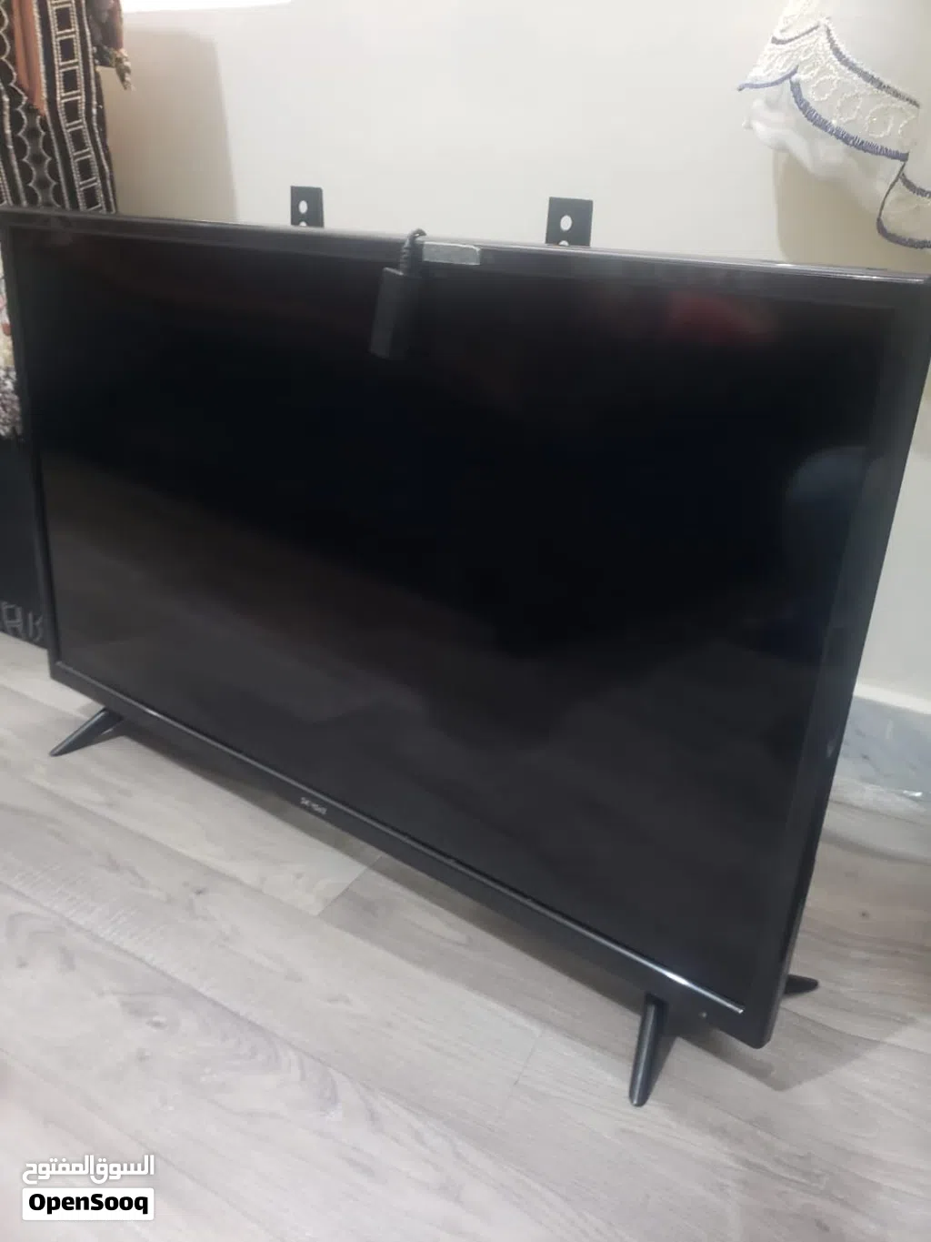 شاشه سكاي سات skysat مستخدم كرررت ناقص الكرتون