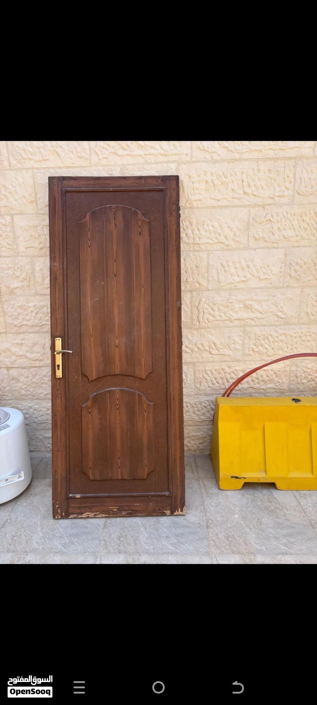 أبواب خشب صولد بحاله ممتازه مع الحلق ومع الايادي والزرافيل عددهم 2لا يوجد فيهم أي خدوش او كسور