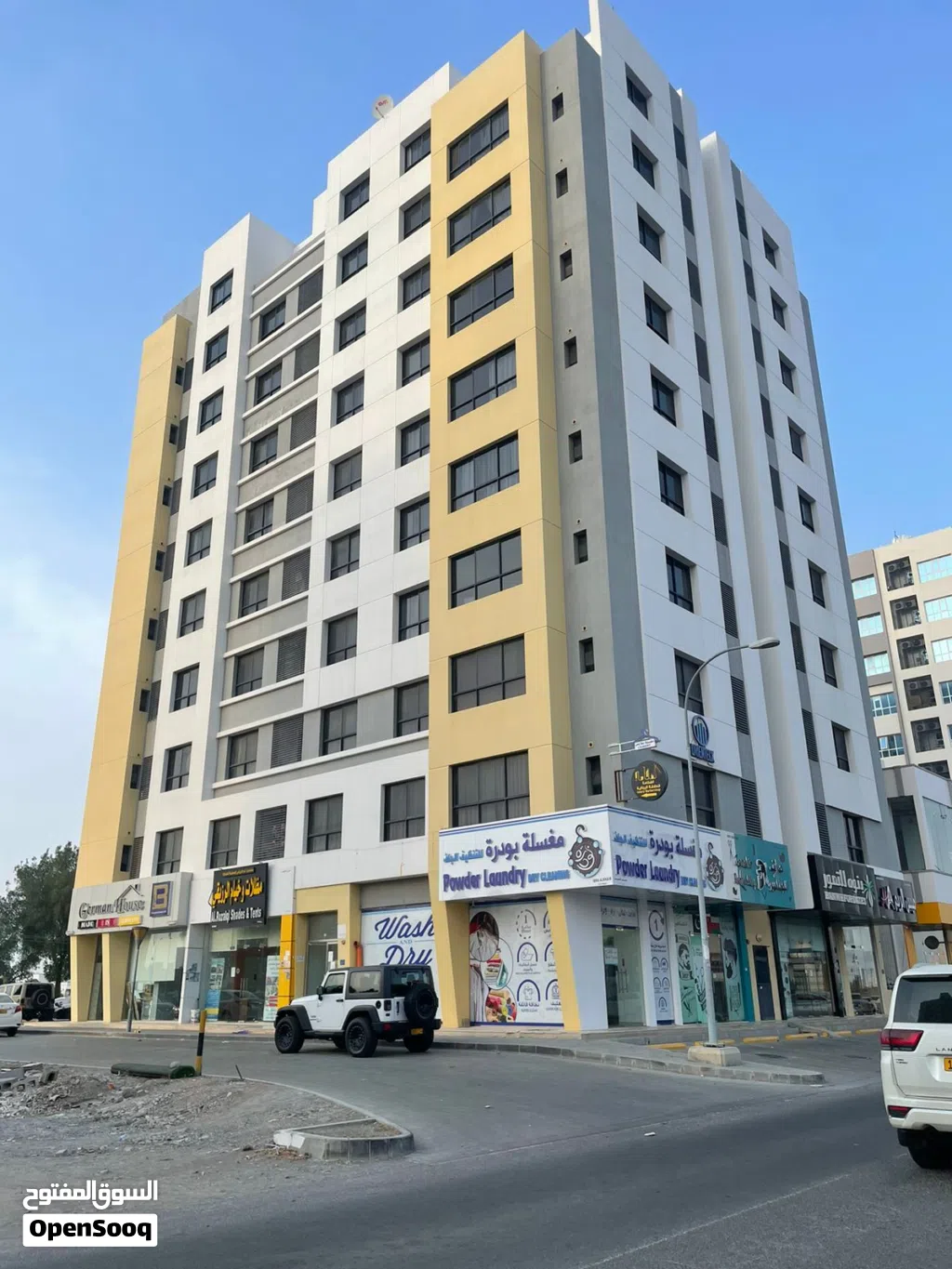 Flat for rent in alkhod Mazoun street/ شقة للايجار في شارع مزون