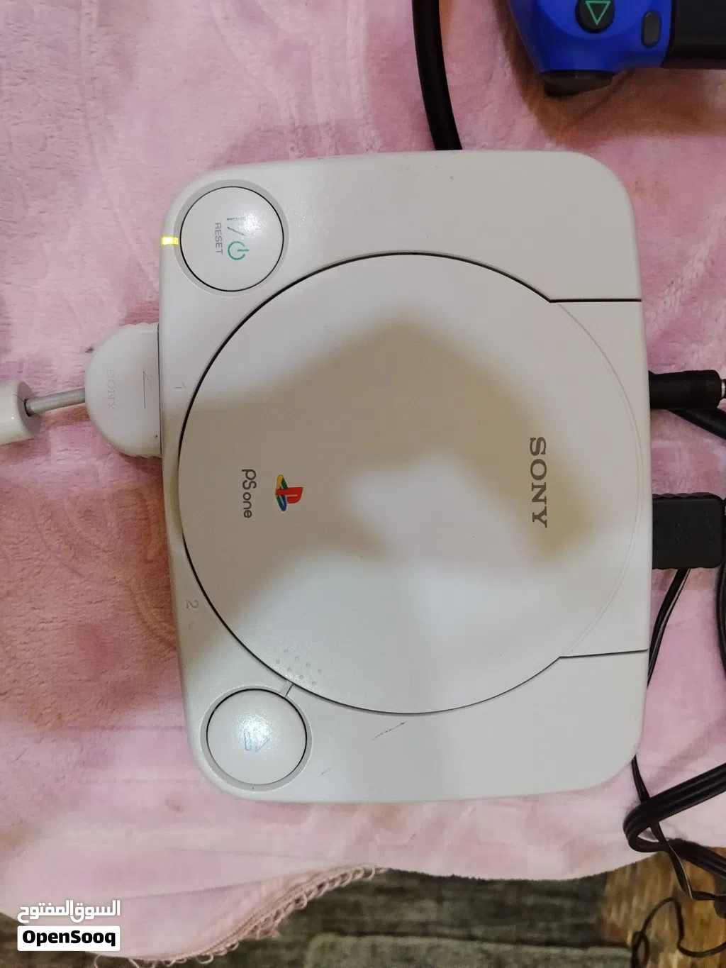 جهاز سوني بلايستيشن 1 (PS1) – يد تحكم أصلية، كابلات وألعاب