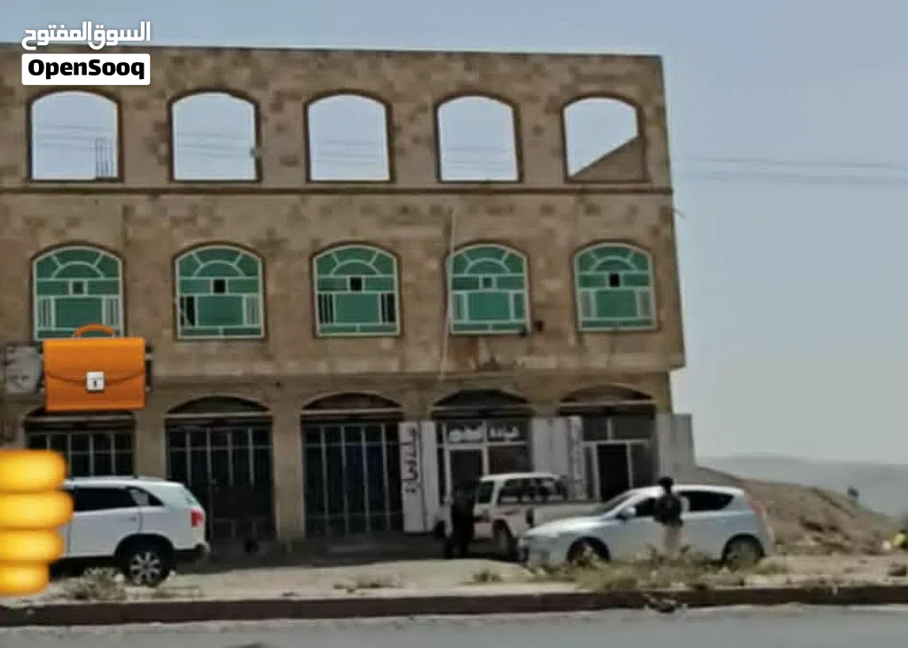 عمارة تجارية على شارع تعز مساحة 15 لبنة حر