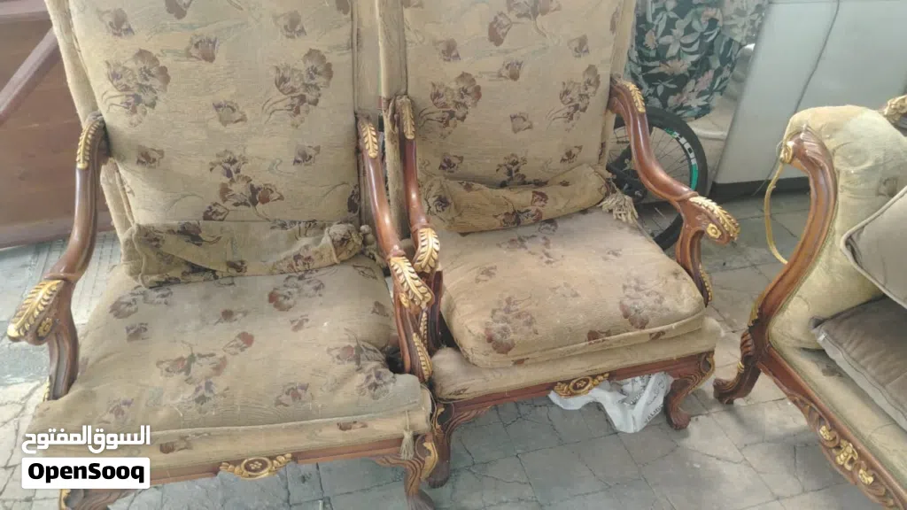 للبيع طقم 7مقعد بحاجة تنجيد
