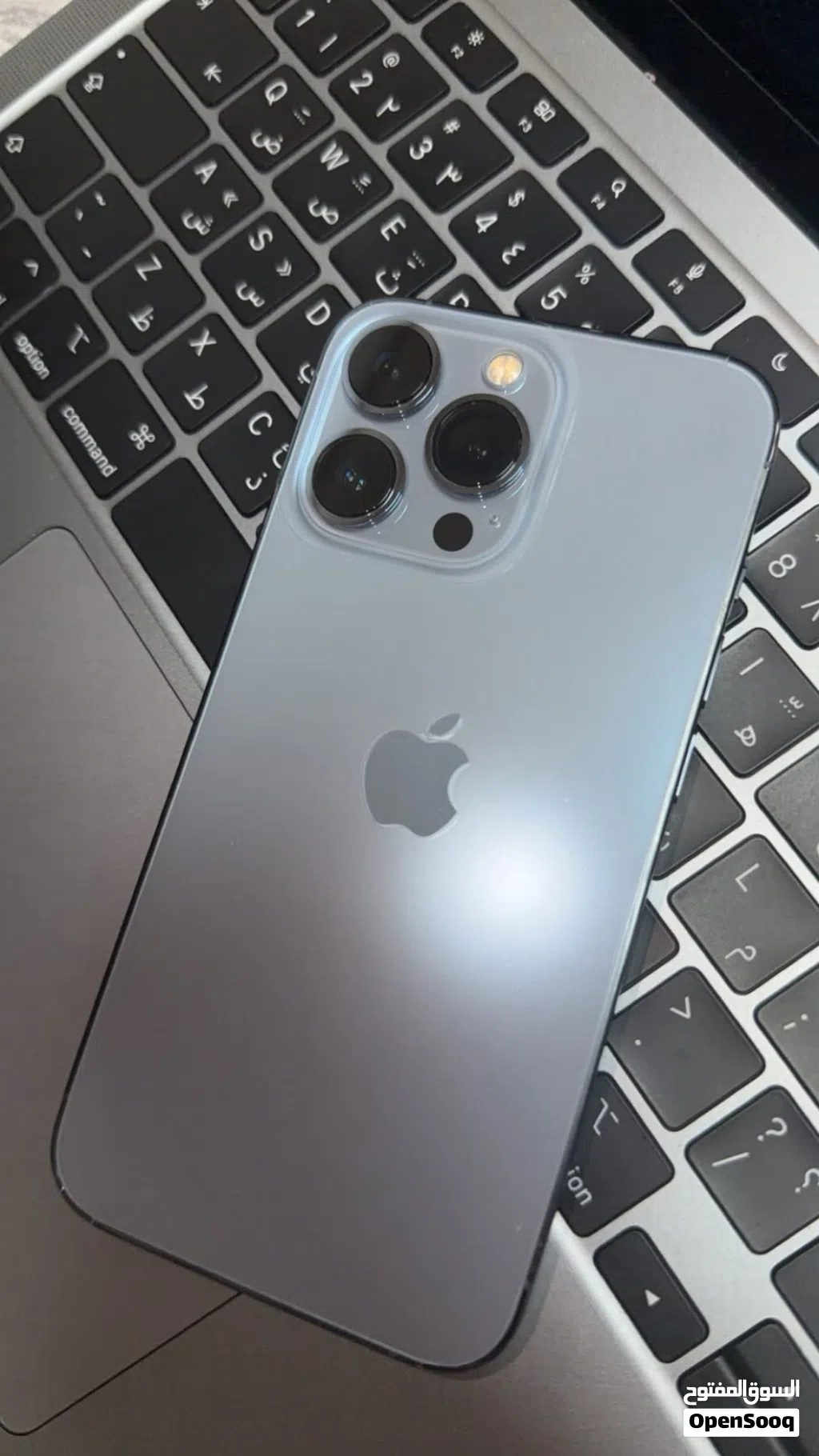 I phone 13 pro Ocean blue 10/10 Scratch less