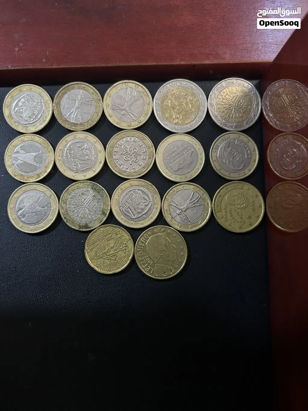 عدد 17 coins فئة يورو بتواريخ مختلفه قيمتهم 17.20 يورو