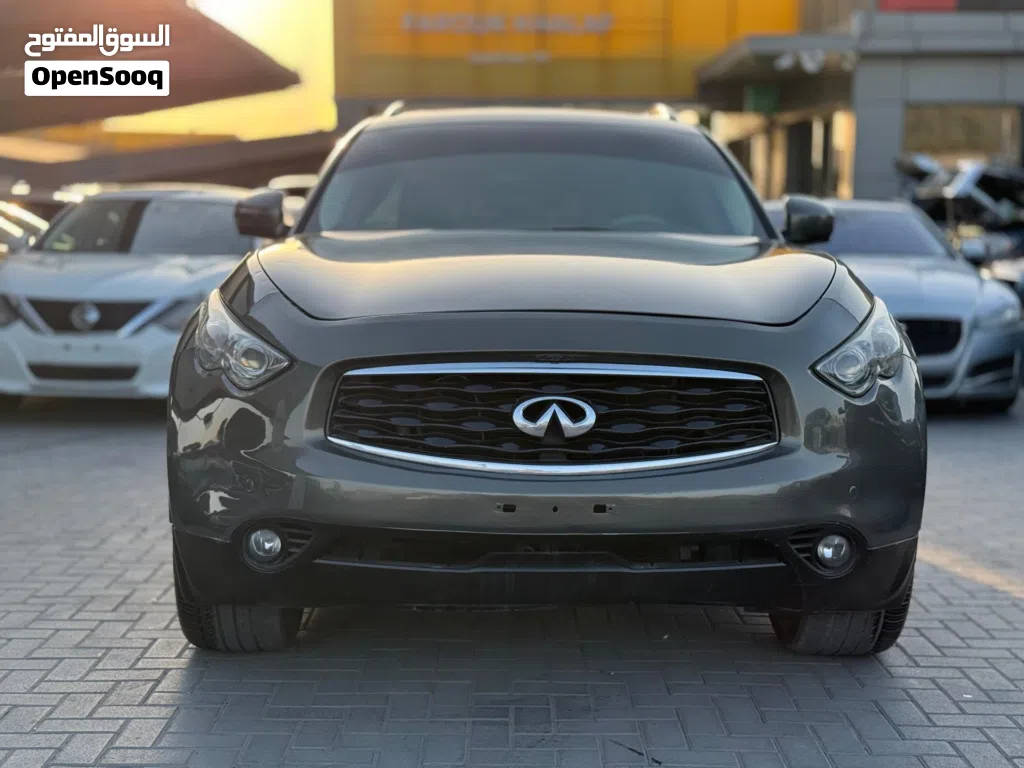 Infiniti FX35 Standard