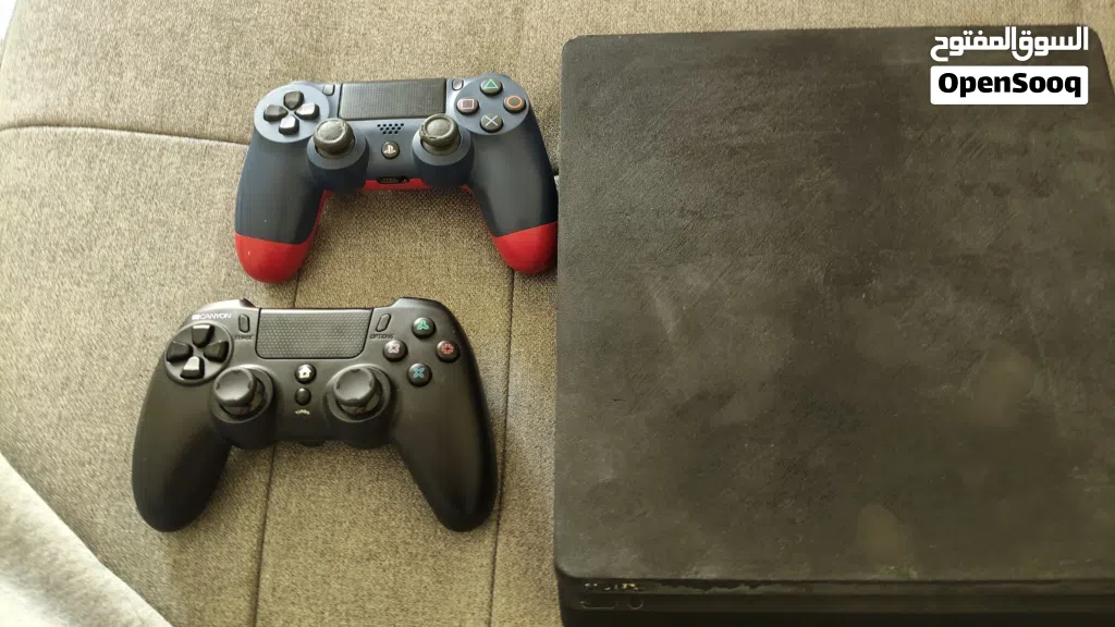 ps4 with 3 controllers for 500 *NON NEGOTIABLE*