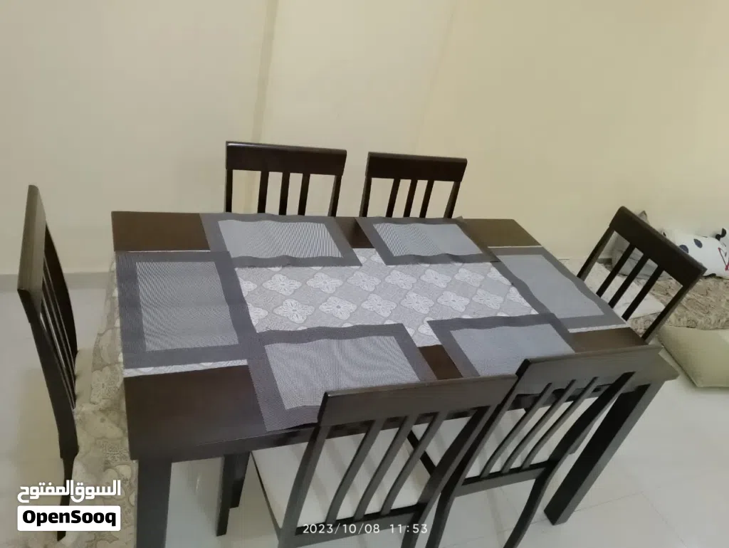dining table (6 chairs)
