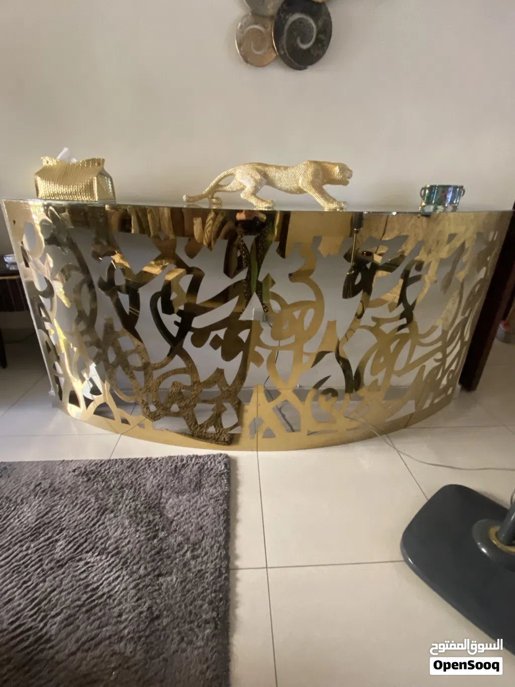 كونسول نحاس محفور بالكامل بالخط العربي مفرغ يدوي تحفه فنيه للمدخل والضيافه حجم كبير جديد غير مستخدم