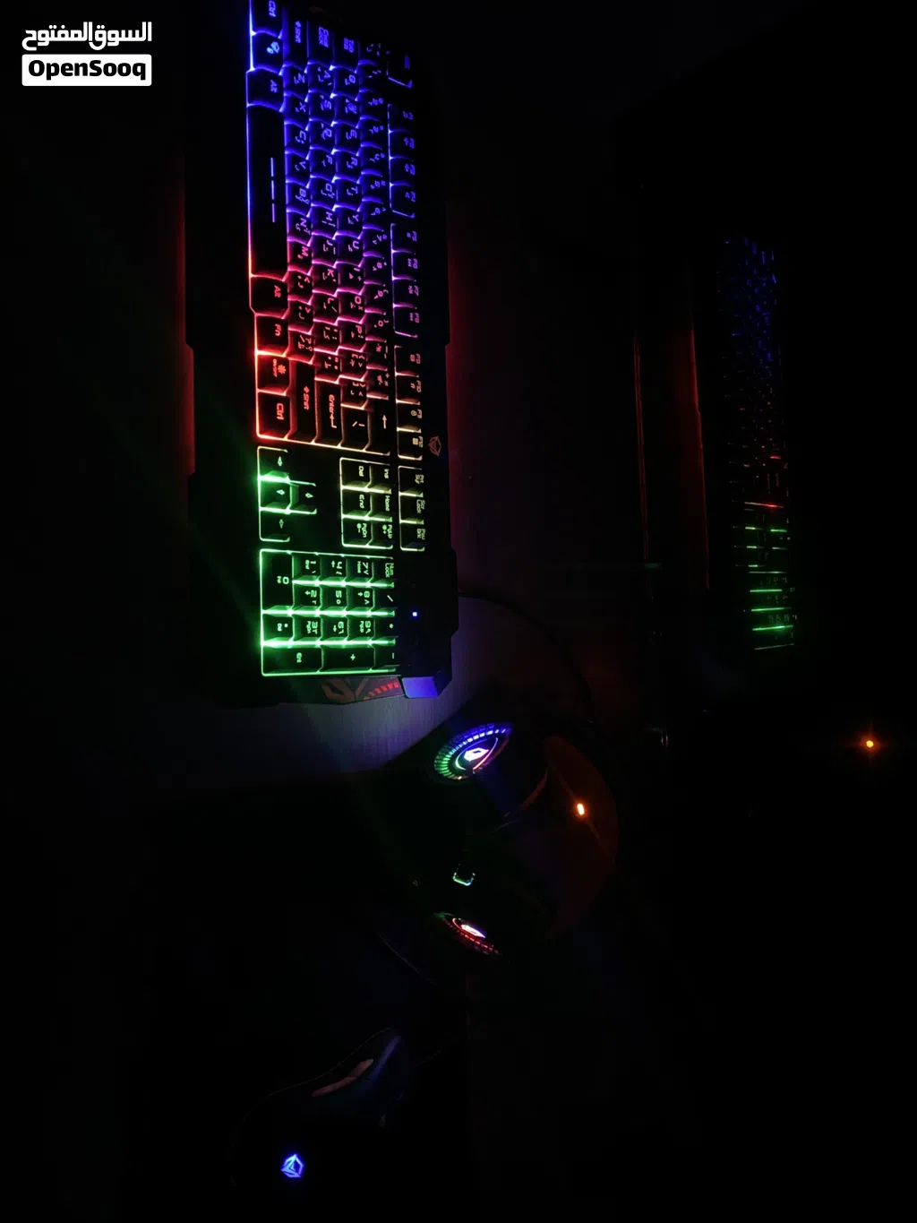 ماوس وكيبورد وسماعة ( RGB )
