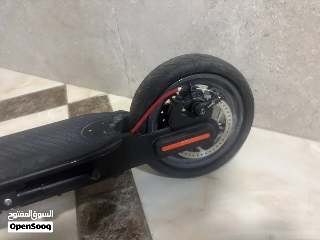 سكوتر كهرباء بدو عجل تبديل امامي لأنه مبنشر
