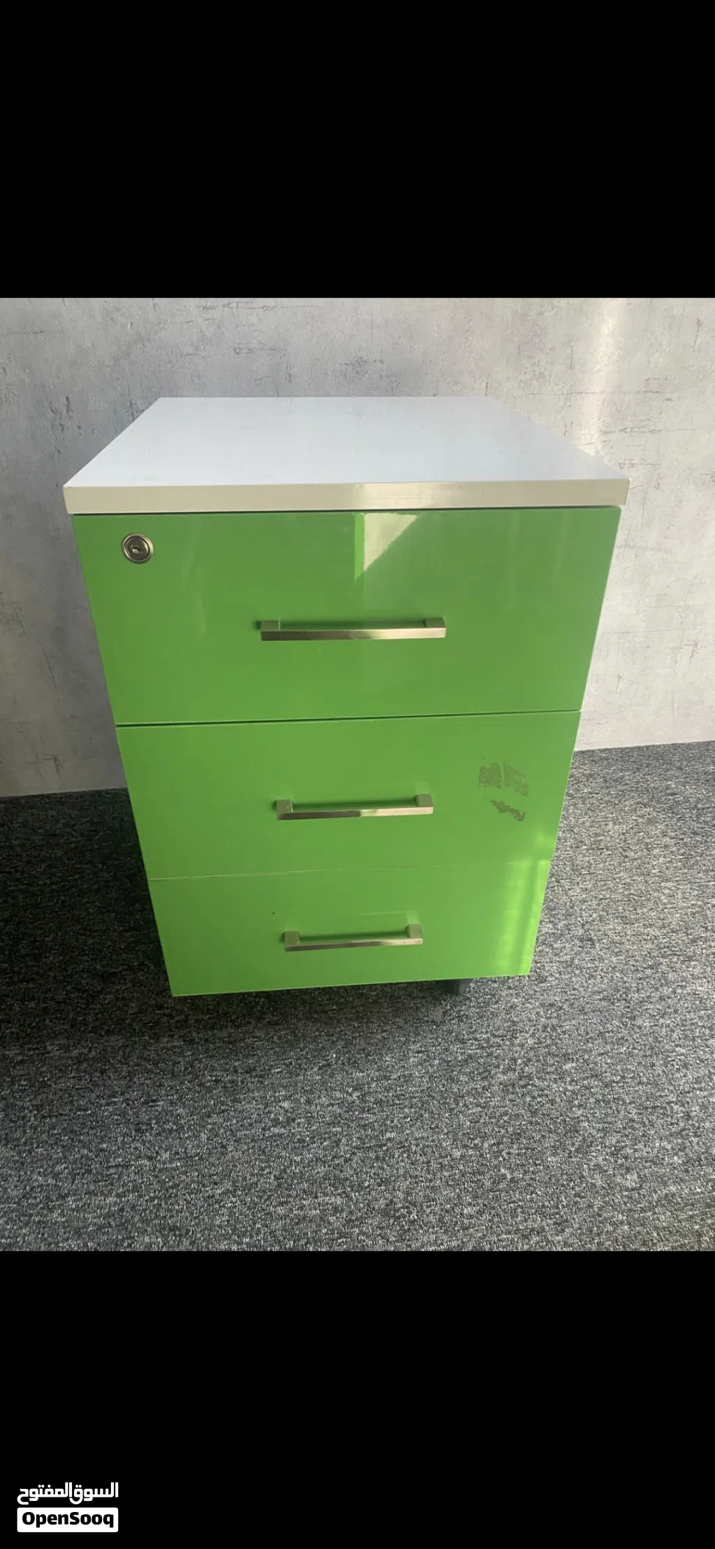 Side cupboards