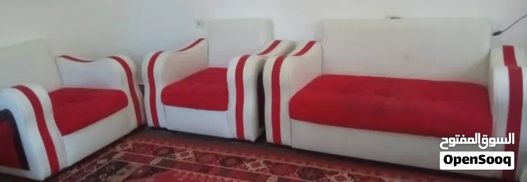 صالون كنبة وكرسيين