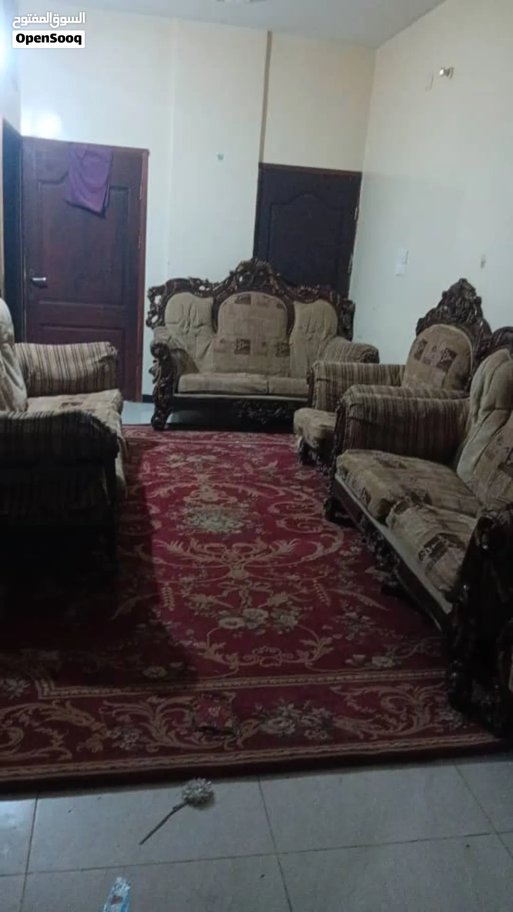 كنب خارجي مستخدم نظيف للبيع السعر 105الف نهايه العنوان الثلاثين بعد دار سلم جوار ديوان الهندوانه
