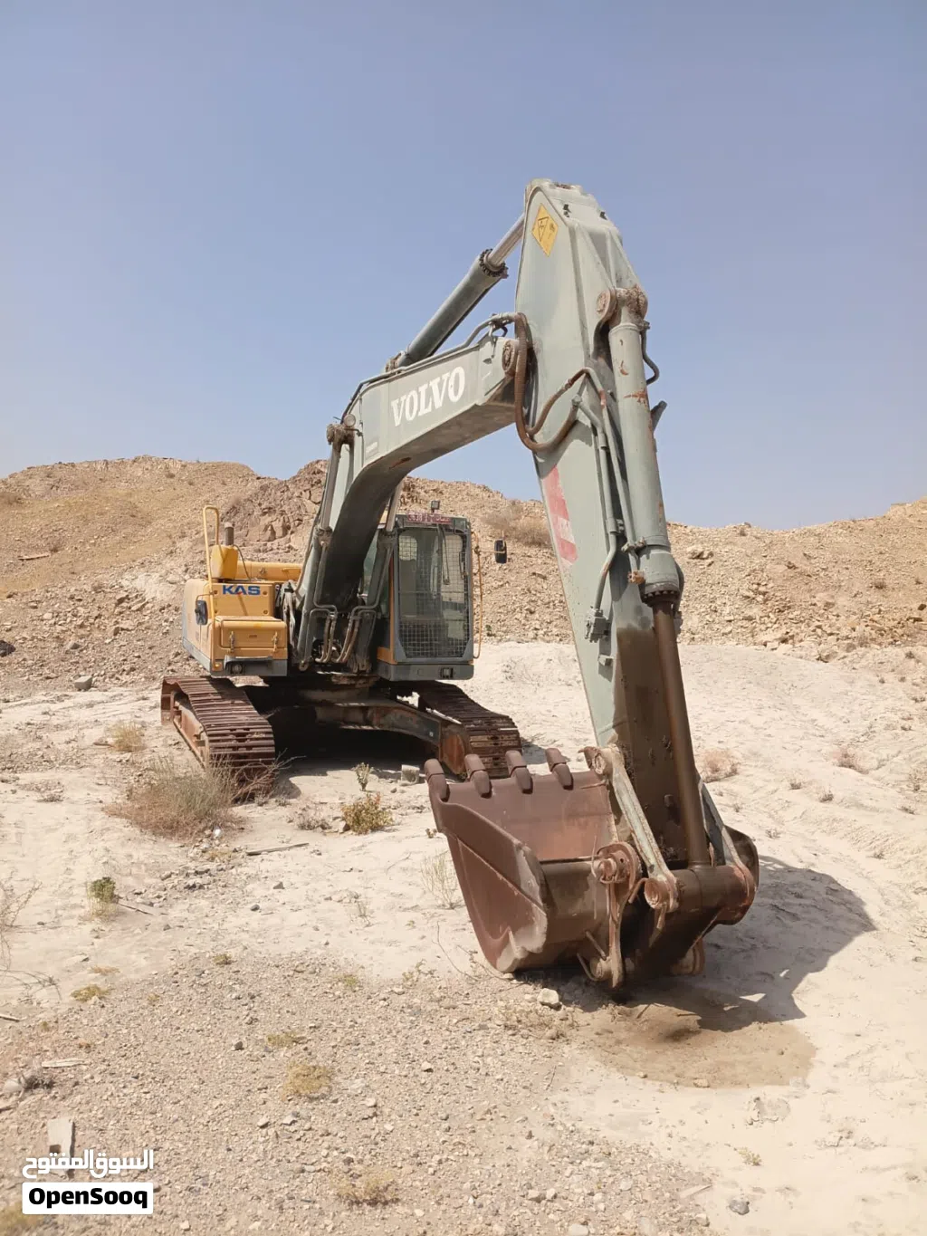 نشتري جميع الحفارات شيولات السكراب