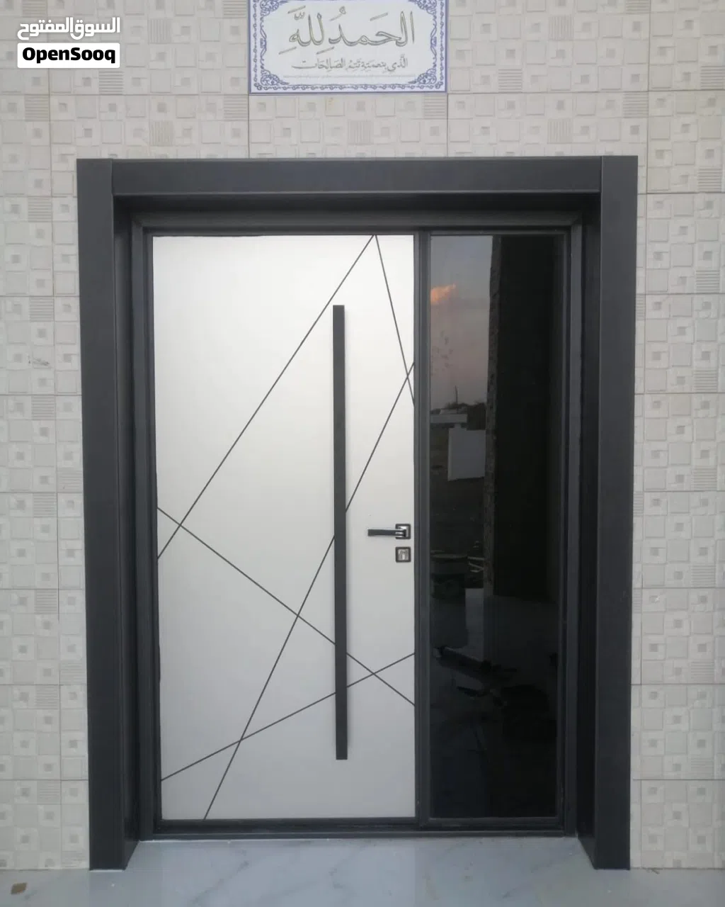 Cast Main Entrance door...Per miter100/- now