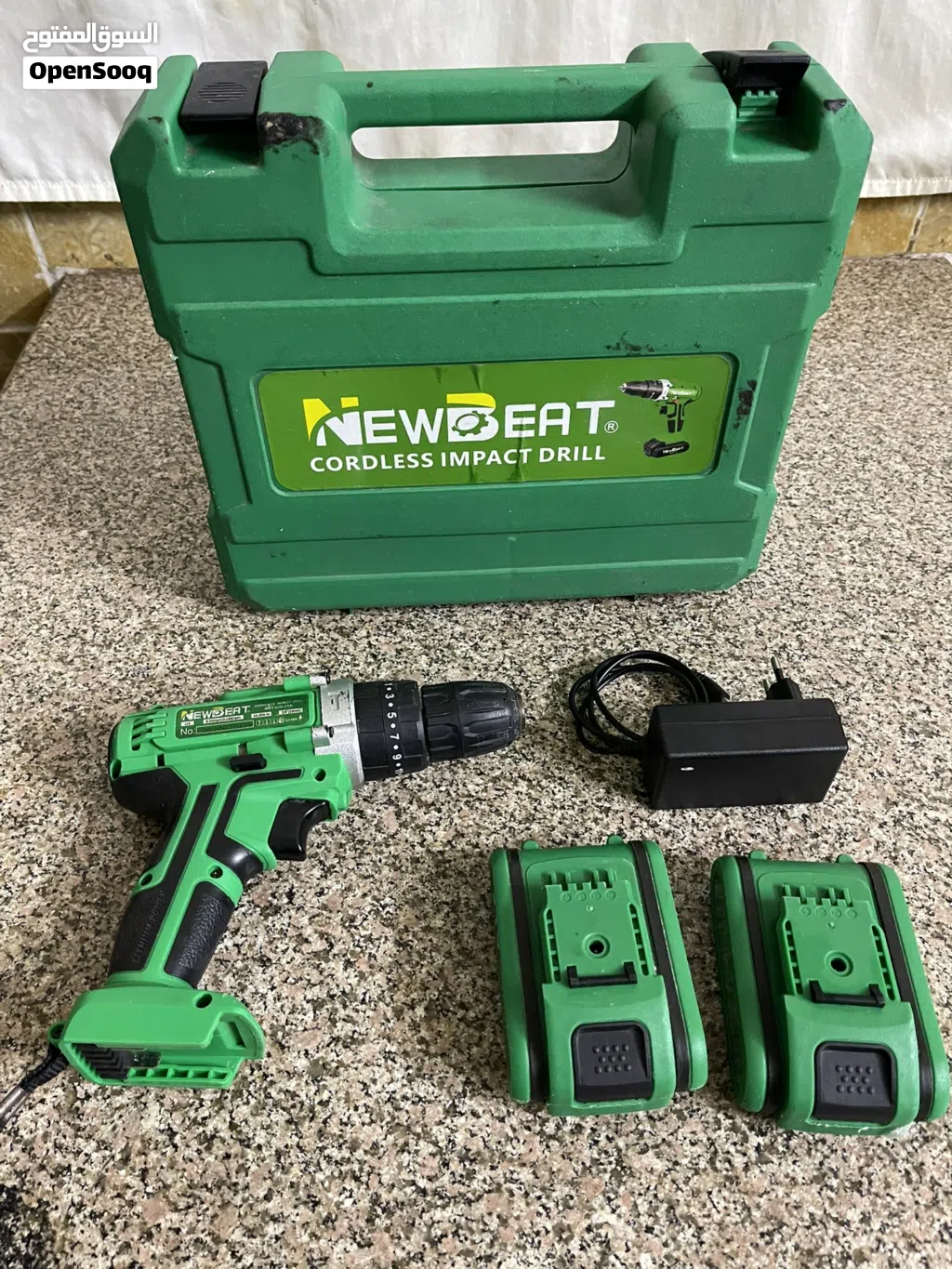 للبيع دريل شحن مع بطاريتين وشاحن NEWDEAT