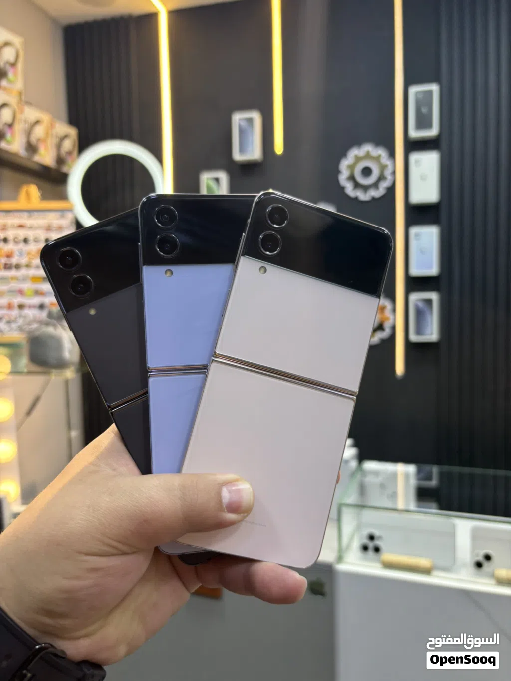 Samsung Z Flip 4 256 GB RAM 8 GB بسعر حرق