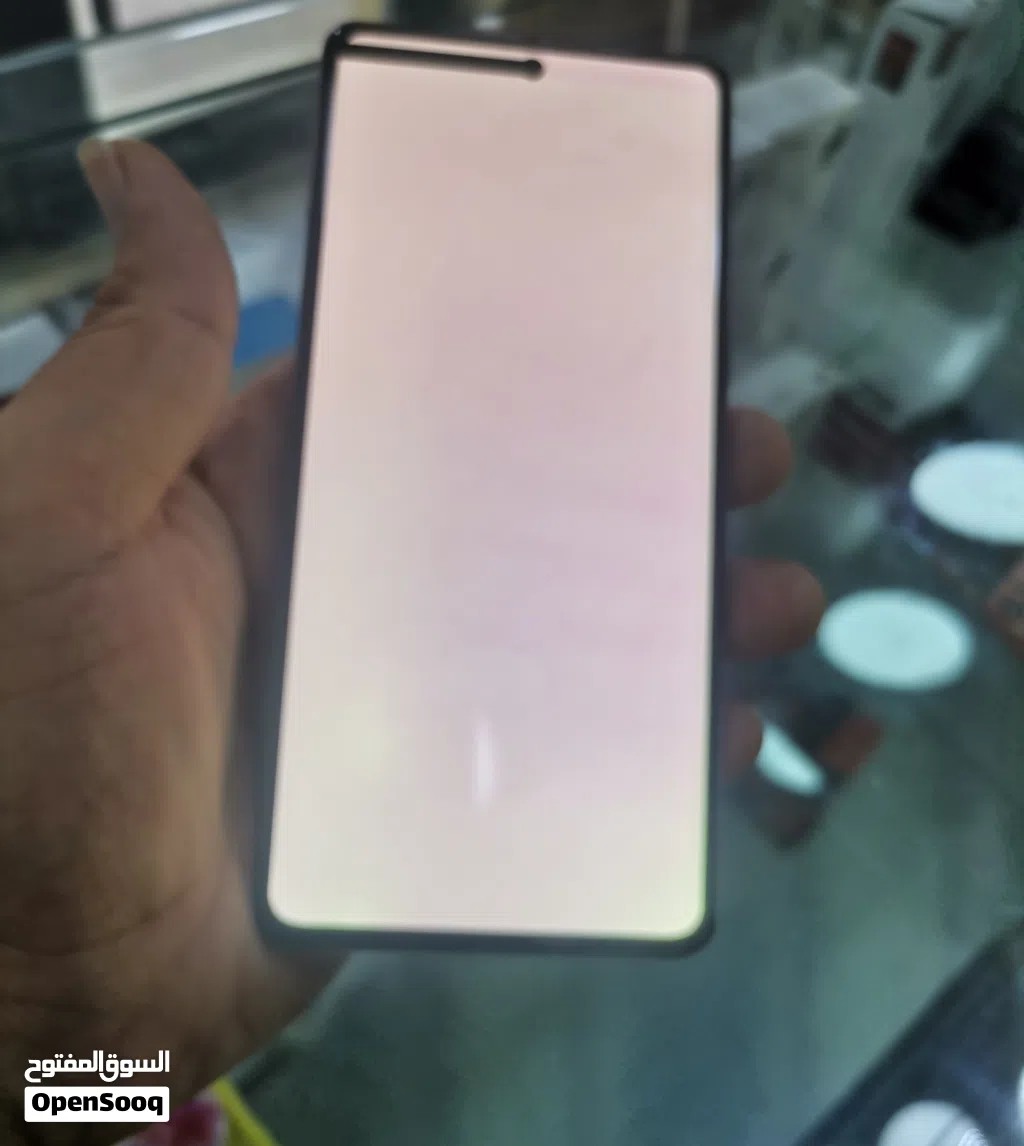 متوفر جوجل بيكسل 7 برو يبي شاشه