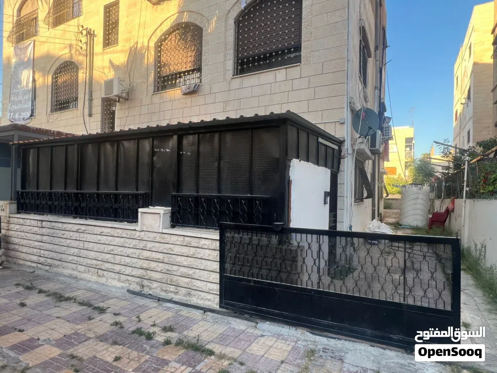 شقة للبيع طابق ارضي في ماركا الجنوبية نادي السباق مقابل مسجد أصحاب الرسول