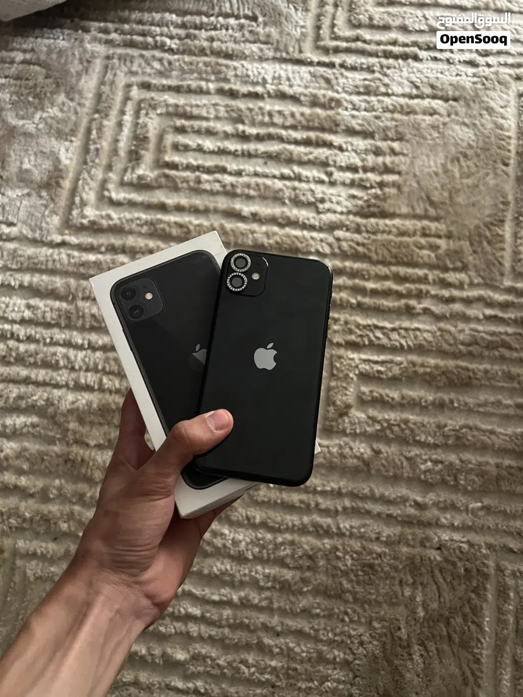 Iphone 11 مش مفتوح بطاريه: 75 مساحه: 64 معاه العلبه بتاعته مفهوش اي عيوب نهائي