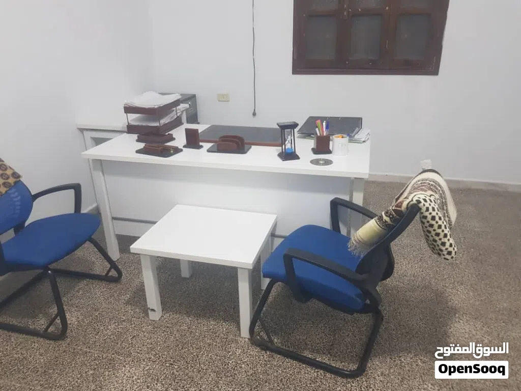 اثاث مكتبي مكتب كامل وطاولات وكراسب