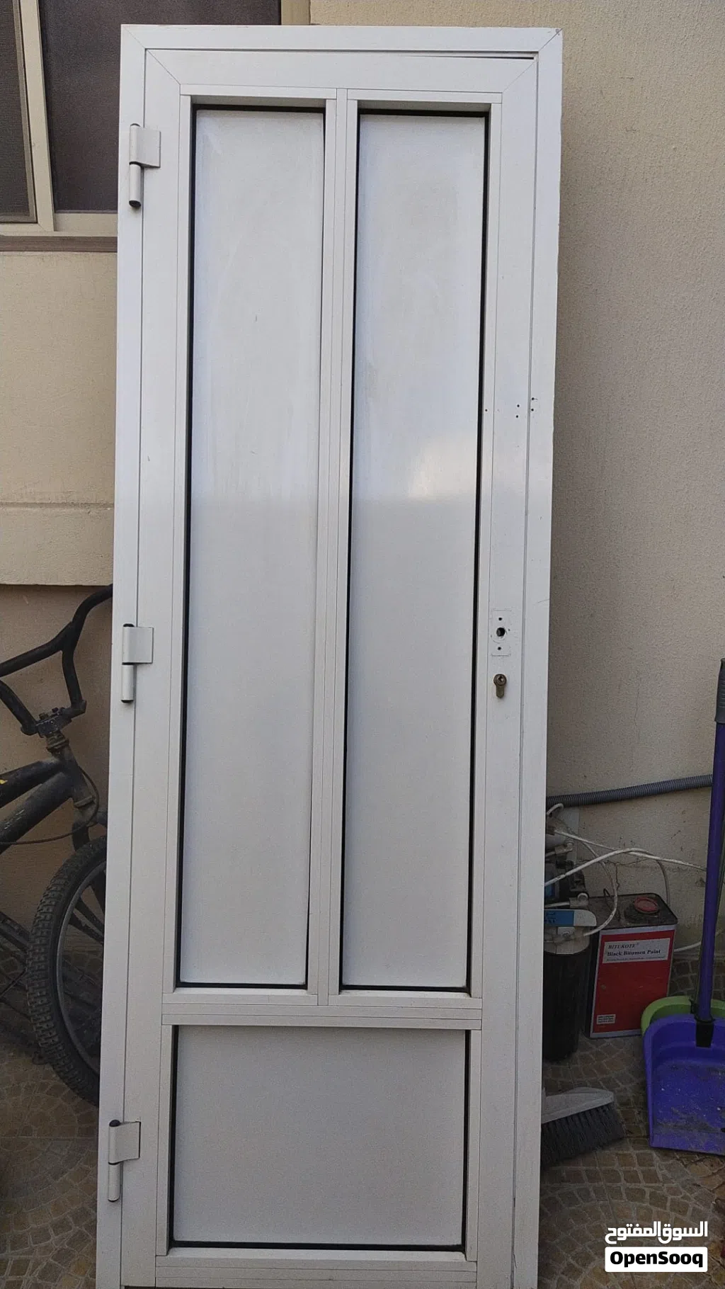 للبيع باب المينيوم - For Sale White Aluminum Door