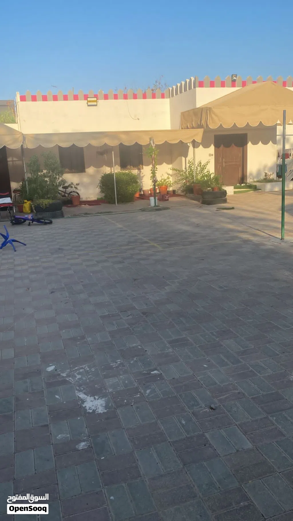 للبيع – أرض مميزة 680 متر + منزل طابق واحد