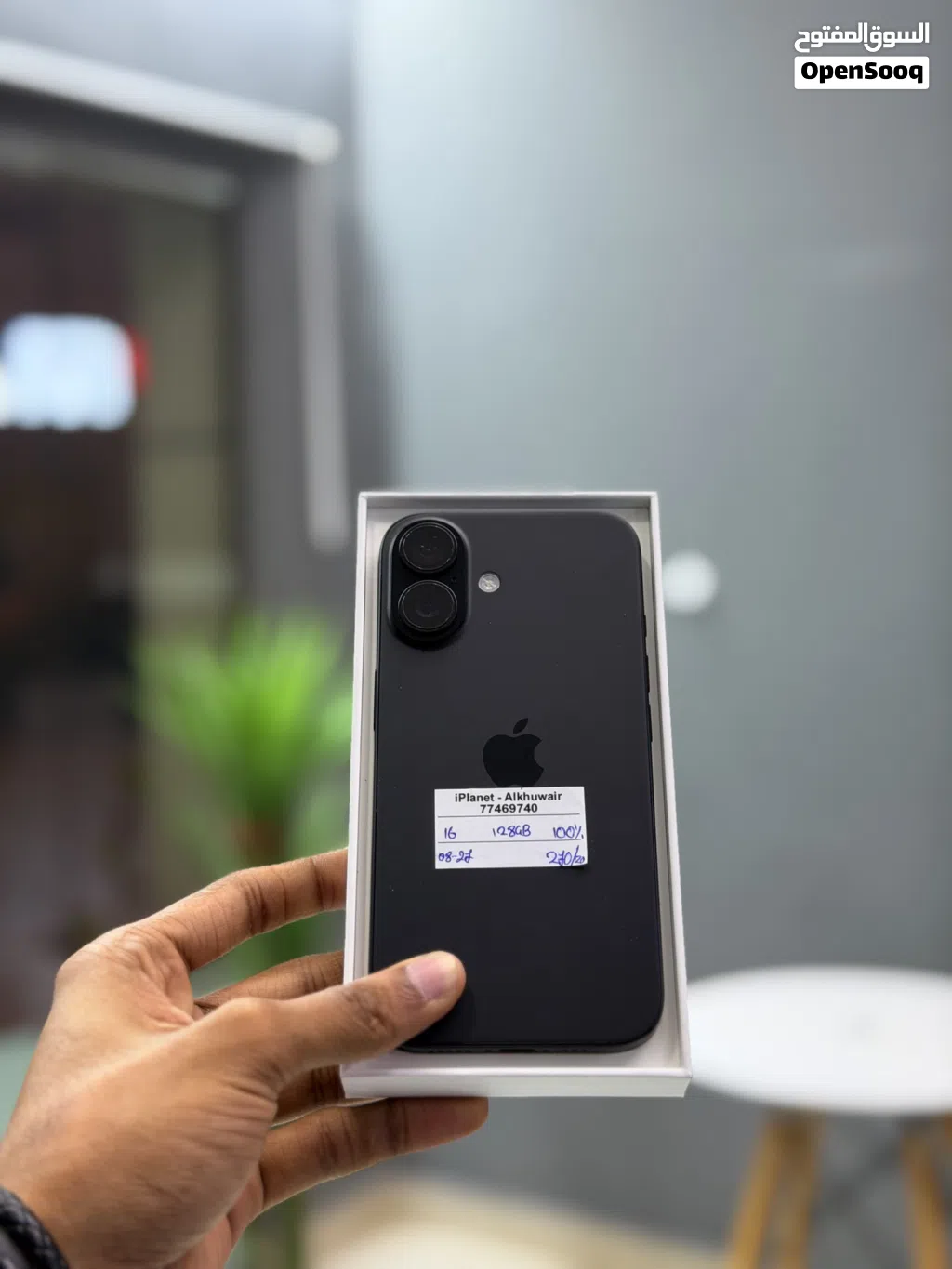 16 100% battery 128Gb and very clean warranty 08-27 and good condition