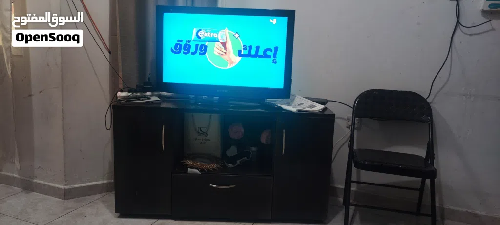 شاشة سامسونج عادي 43 بوصة مع طاولة وريسيفر