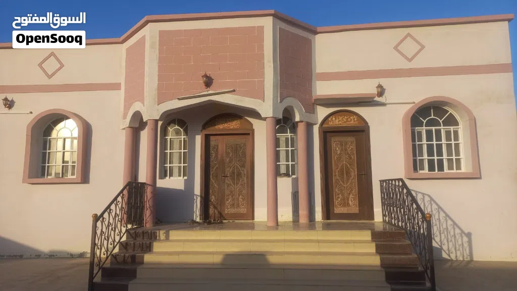 منزل طابق واحد بولاية نخل مرتفعات نخل قريب من مسجد والخدمات للبيـــــــــــــع