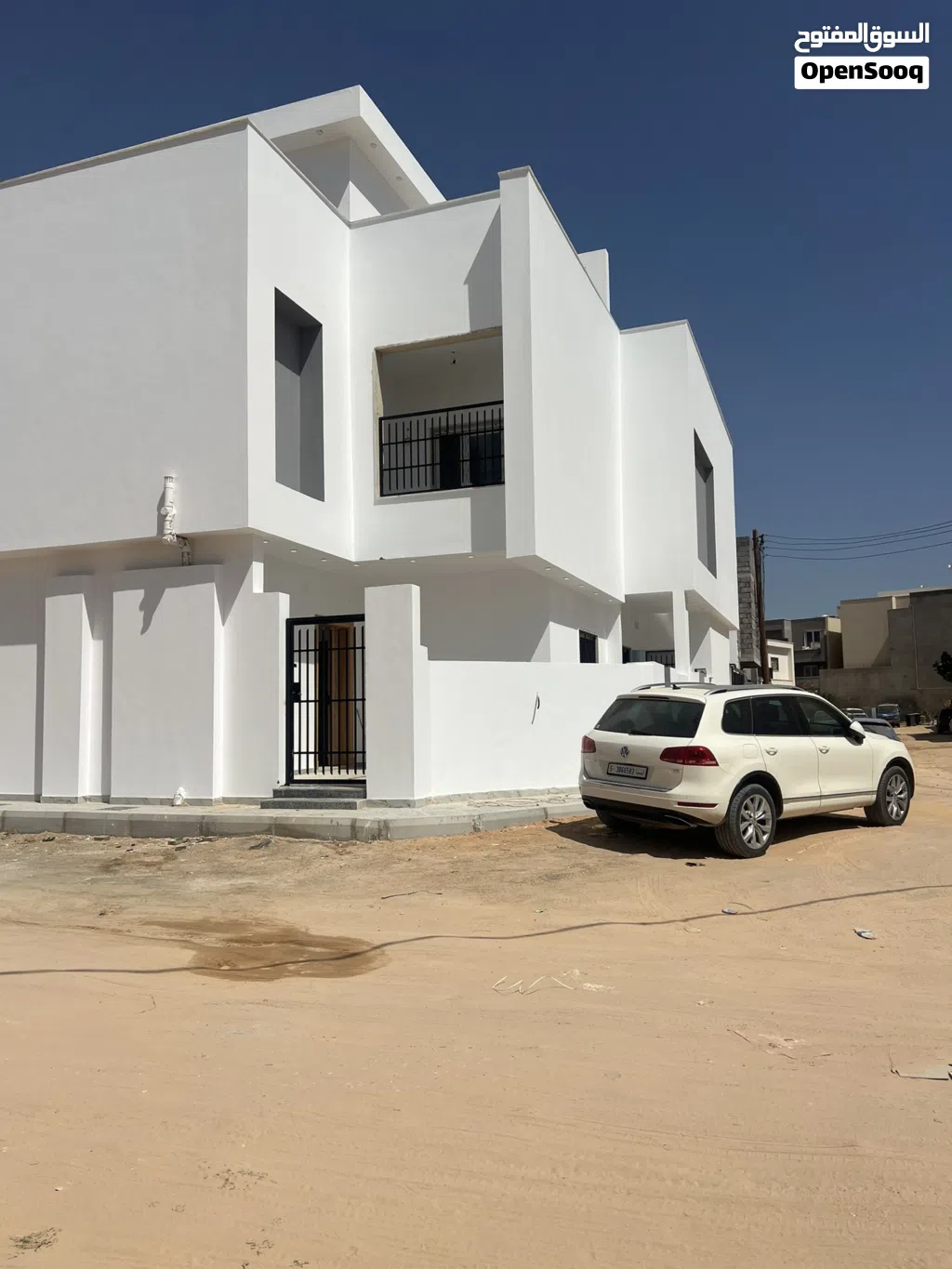 شقق للإيجار في السراج جنب المدرسة الكندية
