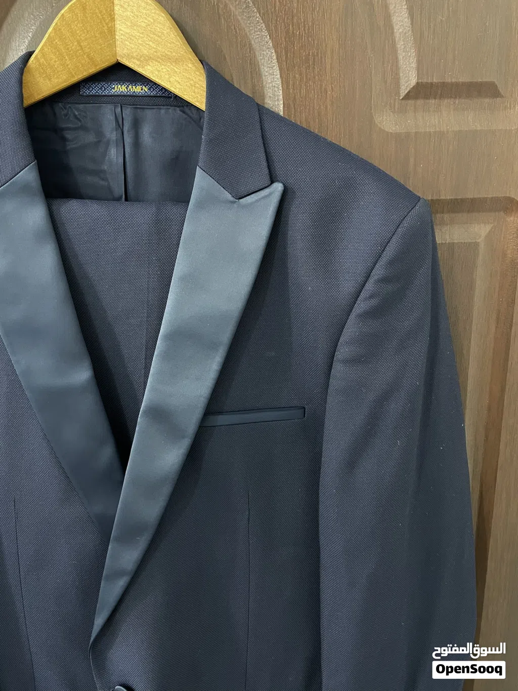 Elegant Brand Suit Size 52 Worn Once Made in Turkey بدلة كاملة ماركة اليغانت التركية مستعملة مرة فقط