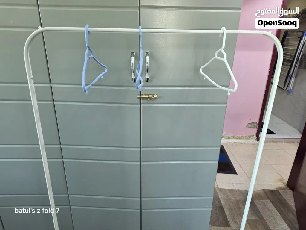 clothes keeping stand with hanger new