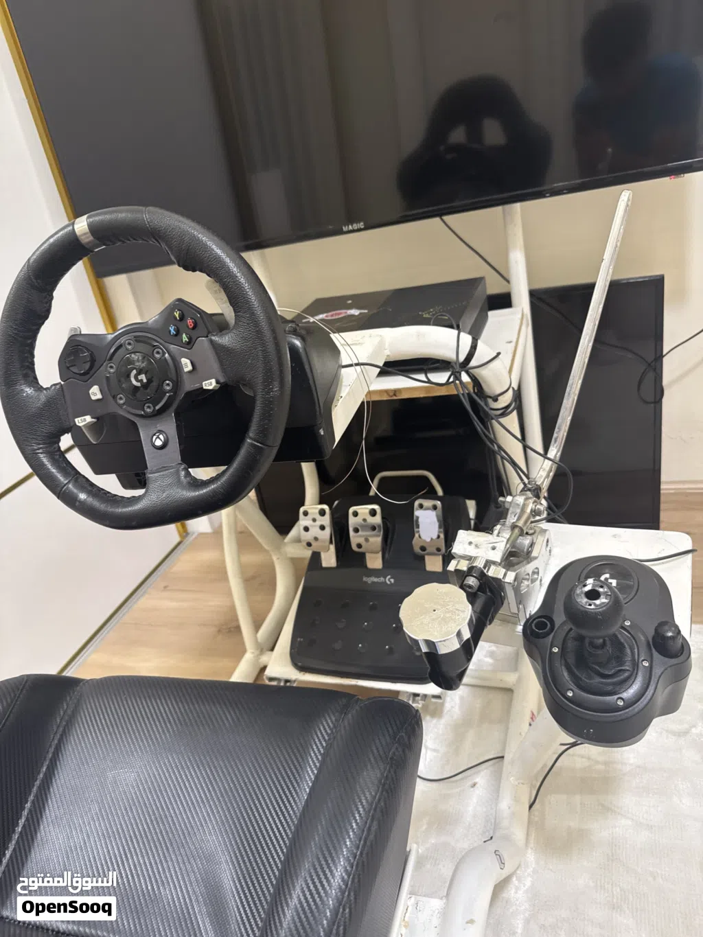 Xbox one Logitech steering wheel G920 with Logitech G Force