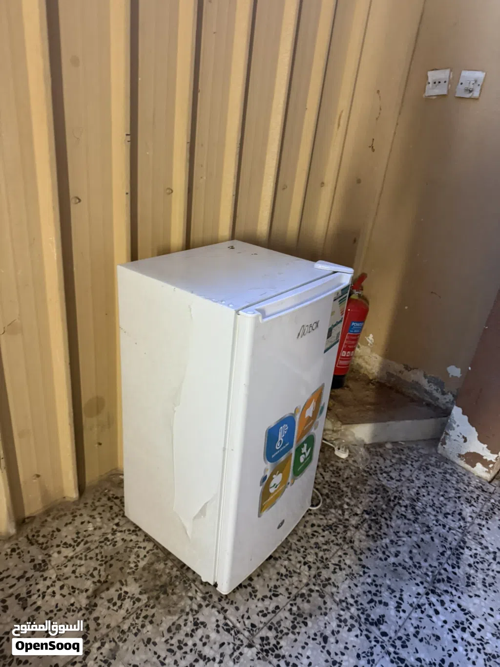 ثلاجه شبه جديده