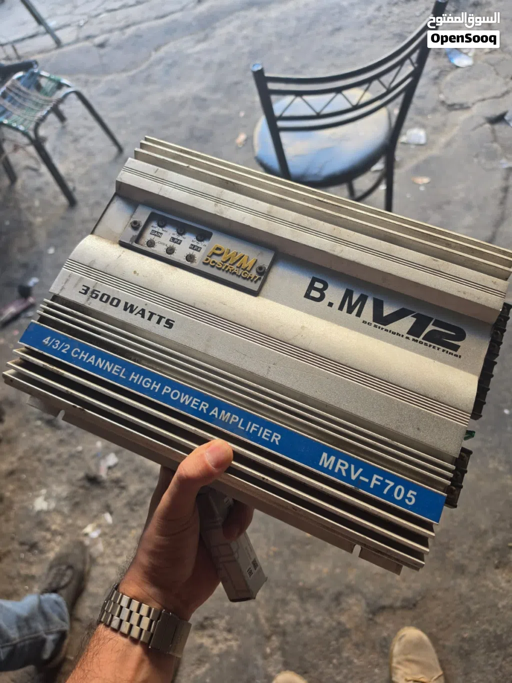 أمبليفاير سيارة B.M V12 بقوة 3600 واط (4 قنوات) - بحالة ممتازة